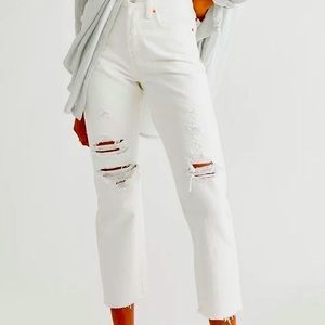 Levi’s Wedgie Straight… White wash with distressing…. SZ 28 28